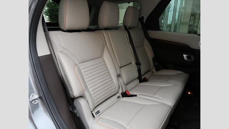 2018 認定中古車 Land Rover Discovery Corris Grey ガソリン ＨＳＥ