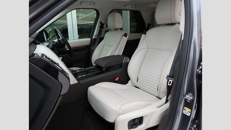 2018 認定中古車 Land Rover Discovery Corris Grey ガソリン ＨＳＥ