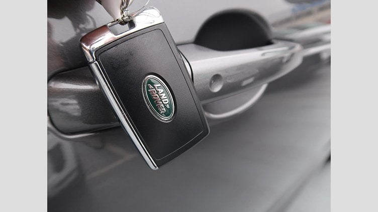 2018 認定中古車 Land Rover Discovery Corris Grey ガソリン ＨＳＥ