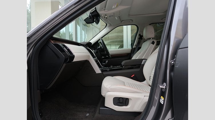 2018 認定中古車 Land Rover Discovery Corris Grey ガソリン ＨＳＥ