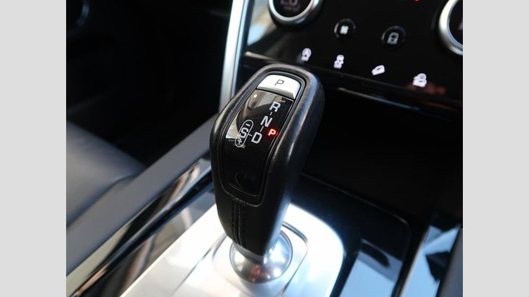 2020 認定中古車 Land Rover Discovery Sport Fuji White ガソリン Ｓ ２００ＰＳ