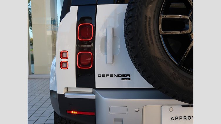 2022 認定中古車 Land Rover Defender 110 Fuji White ディーゼル １１０Ｓ Ｄ３００ コイルサスペンション装着車