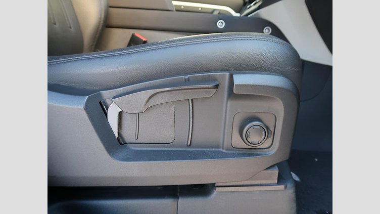 2022 認定中古車 Land Rover Defender 110 Fuji White ディーゼル １１０Ｓ Ｄ３００ コイルサスペンション装着車