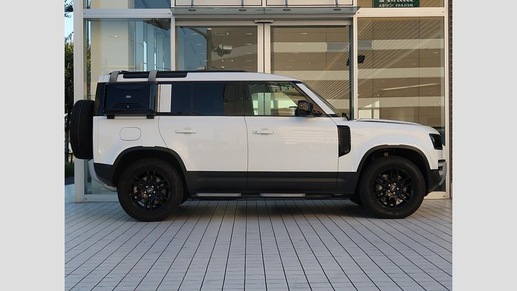 2022 認定中古車 Land Rover Defender 110 Fuji White ディーゼル １１０Ｓ Ｄ３００ コイルサスペンション装着車
