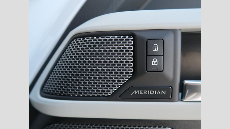 2022 認定中古車 Land Rover Defender 110 Fuji White ディーゼル １１０Ｓ Ｄ３００ コイルサスペンション装着車