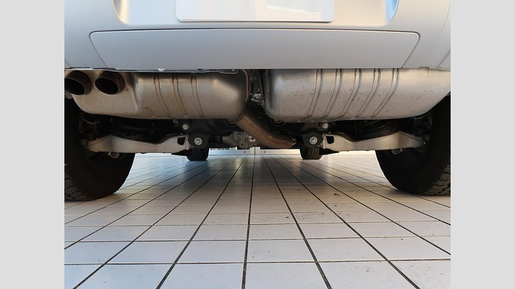 2022 認定中古車 Land Rover Defender 110 Fuji White ディーゼル １１０Ｓ Ｄ３００ コイルサスペンション装着車