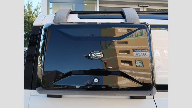 2022 認定中古車 Land Rover Defender 110 Fuji White ディーゼル １１０Ｓ Ｄ３００ コイルサスペンション装着車