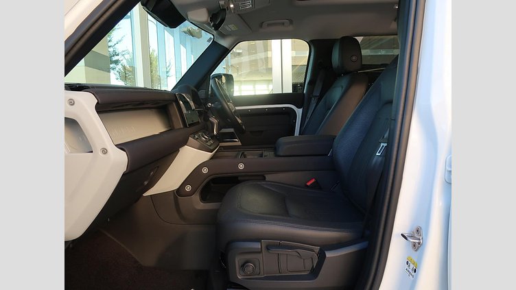 2022 認定中古車 Land Rover Defender 110 Fuji White ディーゼル １１０Ｓ Ｄ３００ コイルサスペンション装着車