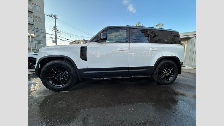 2024 認定中古車 Land Rover Defender 110 Fuji White 2.0L　P300 SE