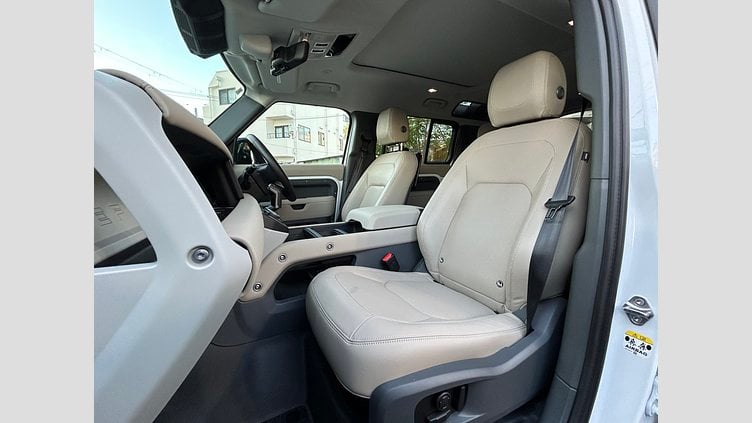 2024 認定中古車 Land Rover Defender 110 Fuji White 2.0L　P300 SE