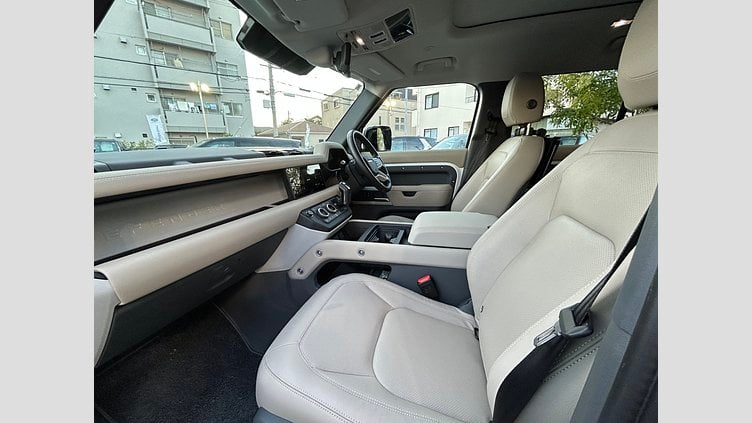 2024 認定中古車 Land Rover Defender 110 Fuji White 2.0L　P300 SE