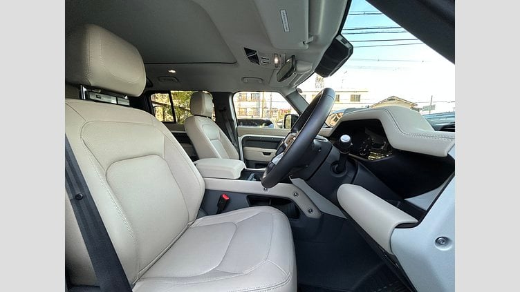 2024 認定中古車 Land Rover Defender 110 Fuji White 2.0L　P300 SE