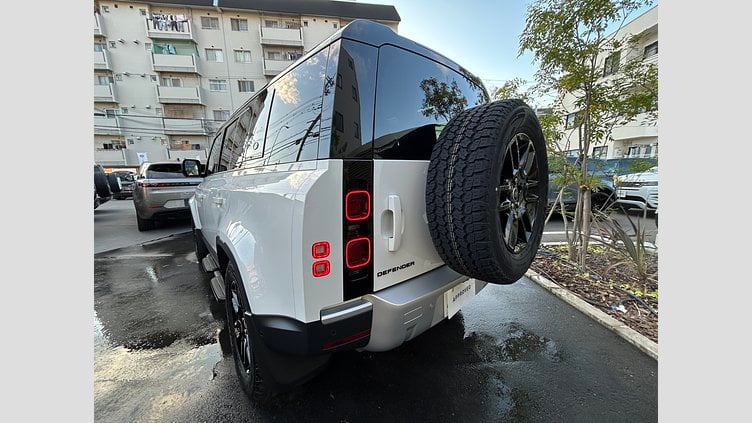 2024 認定中古車 Land Rover Defender 110 Fuji White 2.0L　P300 SE
