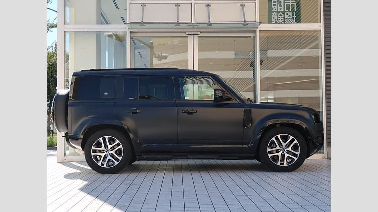 2023 認定中古車 Land Rover Defender 110 Santorini Black ディーゼル １１０イースナーエディション