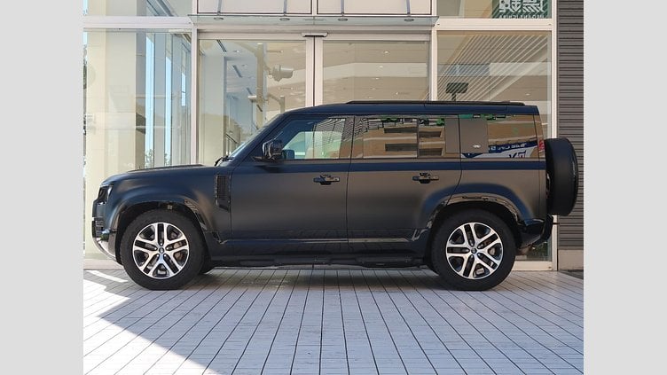 2023 認定中古車 Land Rover Defender 110 Santorini Black ディーゼル １１０イースナーエディション