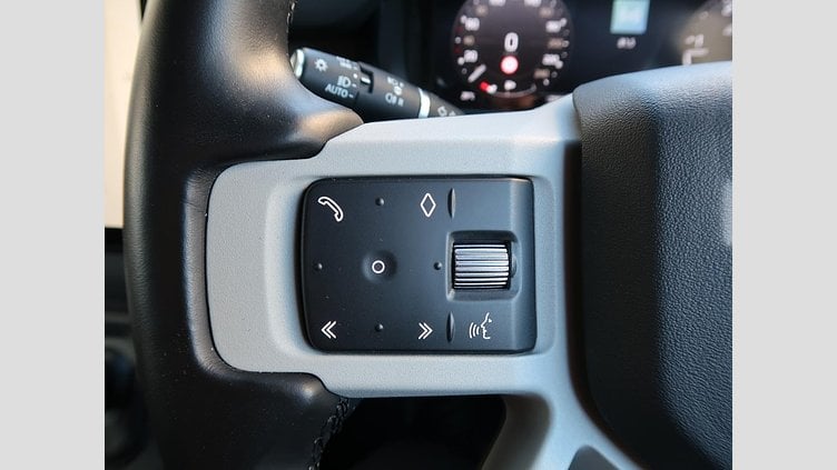 2023 認定中古車 Land Rover Defender 110 Santorini Black ディーゼル １１０イースナーエディション