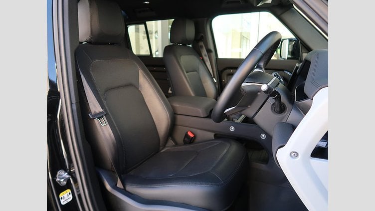 2023 認定中古車 Land Rover Defender 110 Santorini Black ディーゼル １１０イースナーエディション