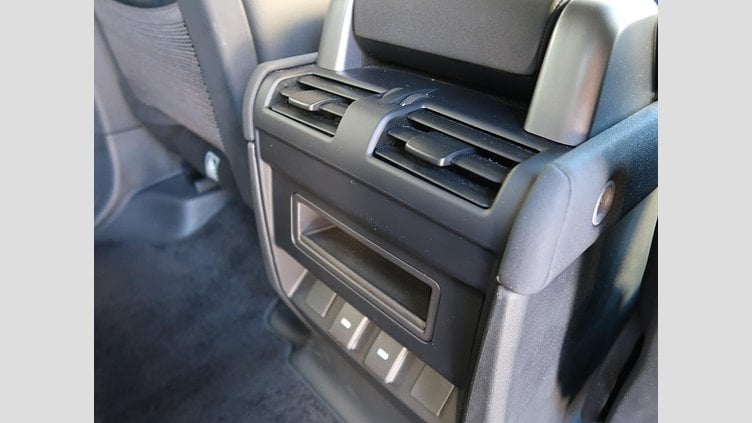 2023 認定中古車 Land Rover Defender 110 Santorini Black ディーゼル １１０イースナーエディション