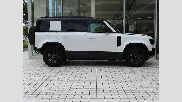 2025 認定中古車 Land Rover Defender 110 Fuji White ディーゼル １１０Ｘ－ダイナミックＳＥ Ｄ３００ エアサスペンション装着車