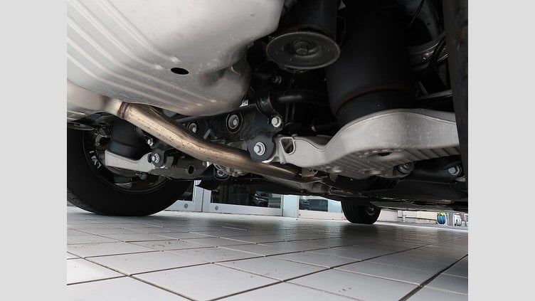 2025 認定中古車 Land Rover Defender 110 Fuji White ディーゼル １１０Ｘ－ダイナミックＳＥ Ｄ３００ エアサスペンション装着車