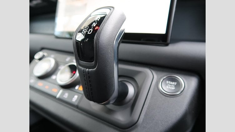 2025 認定中古車 Land Rover Defender 110 Fuji White ディーゼル １１０Ｘ－ダイナミックＳＥ Ｄ３００ エアサスペンション装着車