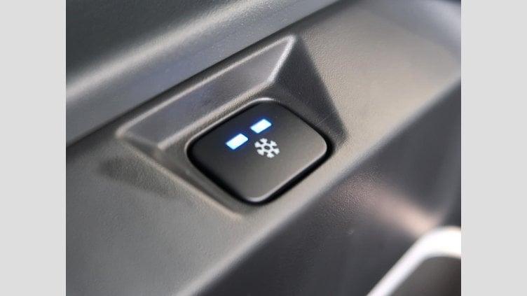 2025 認定中古車 Land Rover Defender 110 Fuji White ディーゼル １１０Ｘ－ダイナミックＳＥ Ｄ３００ エアサスペンション装着車