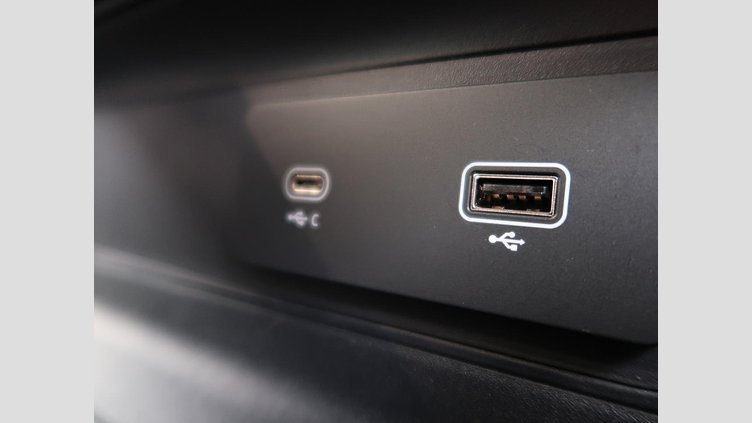 2025 認定中古車 Land Rover Defender 110 Fuji White ディーゼル １１０Ｘ－ダイナミックＳＥ Ｄ３００ エアサスペンション装着車