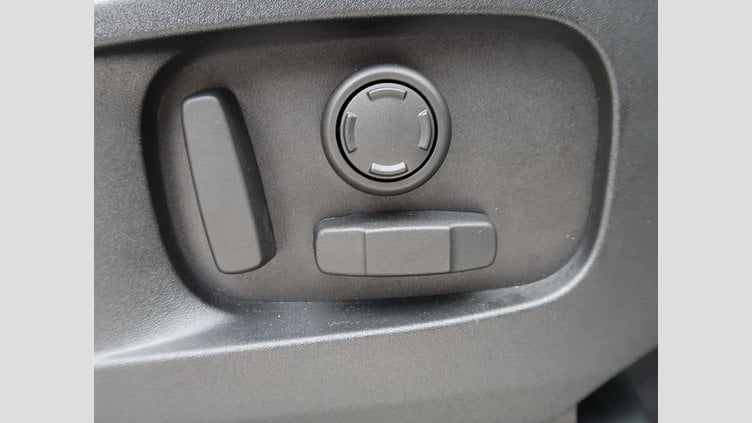 2025 認定中古車 Land Rover Defender 110 Fuji White ディーゼル １１０Ｘ－ダイナミックＳＥ Ｄ３００ エアサスペンション装着車