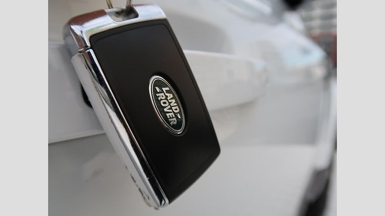 2025 認定中古車 Land Rover Defender 110 Fuji White ディーゼル １１０Ｘ－ダイナミックＳＥ Ｄ３００ エアサスペンション装着車