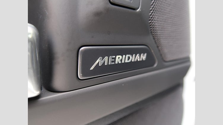 2025 認定中古車 Land Rover Defender 110 Fuji White ディーゼル １１０Ｘ－ダイナミックＳＥ Ｄ３００ エアサスペンション装着車