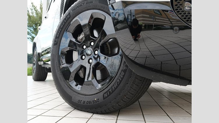 2025 認定中古車 Land Rover Defender 110 Fuji White ディーゼル １１０Ｘ－ダイナミックＳＥ Ｄ３００ エアサスペンション装着車