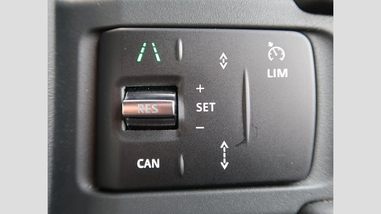 2025 認定中古車 Land Rover Defender 110 Fuji White ディーゼル １１０Ｘ－ダイナミックＳＥ Ｄ３００ エアサスペンション装着車