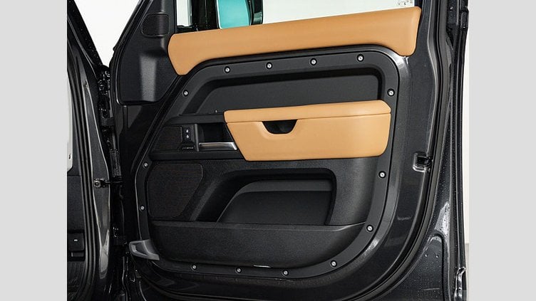 2024 認定中古車 Land Rover Defender 110 Carpathian Grey ディーゼル ＸダイナミックＨＳＥ