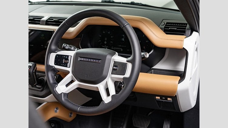 2024 認定中古車 Land Rover Defender 110 Carpathian Grey ディーゼル ＸダイナミックＨＳＥ