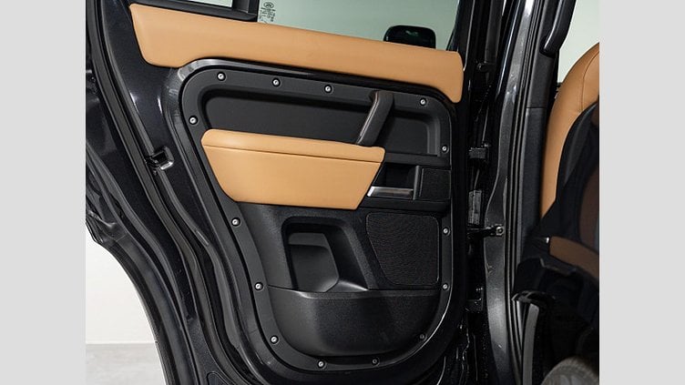 2024 認定中古車 Land Rover Defender 110 Carpathian Grey ディーゼル ＸダイナミックＨＳＥ