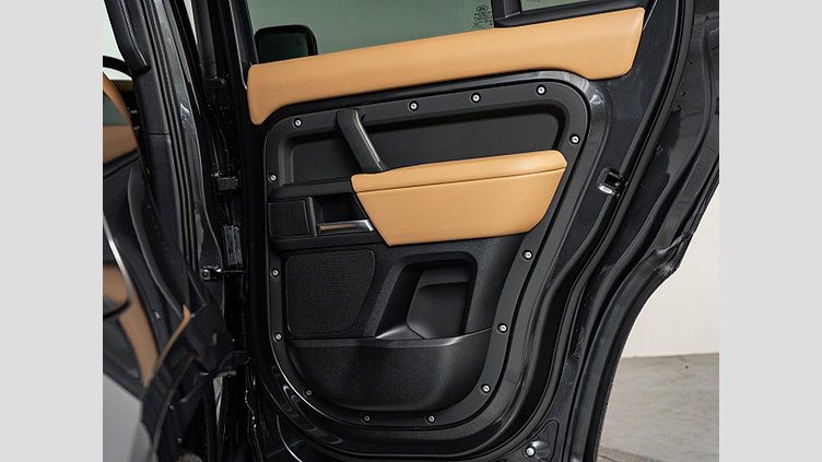 2024 認定中古車 Land Rover Defender 110 Carpathian Grey ディーゼル ＸダイナミックＨＳＥ