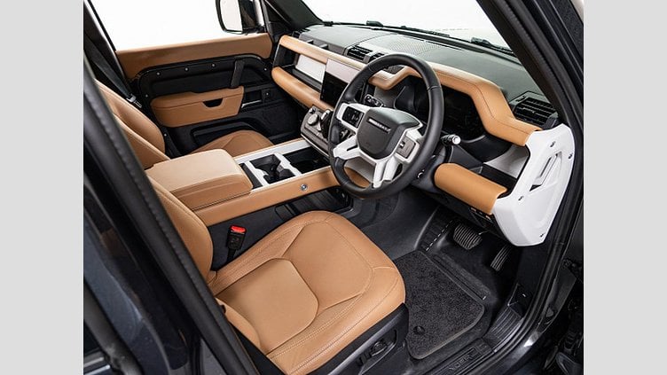 2024 認定中古車 Land Rover Defender 110 Carpathian Grey ディーゼル ＸダイナミックＨＳＥ