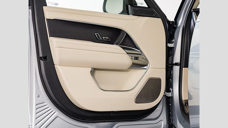 2024 認定中古車 Land Rover Range Rover Hakuba Silver ディーゼル オートバイオグラフィー　スタンダードホイールベース