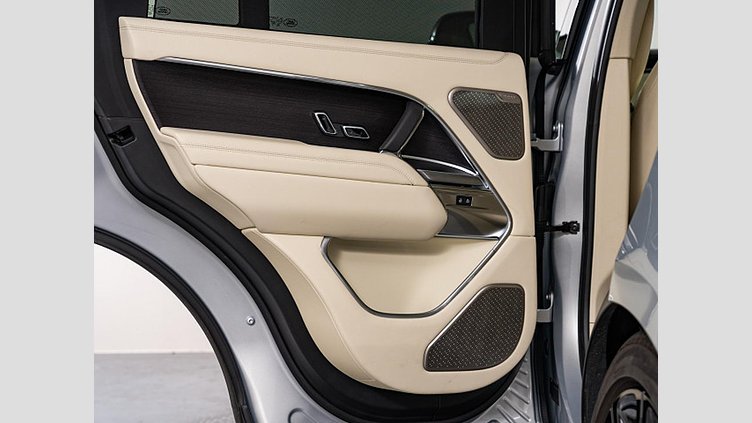 2024 認定中古車 Land Rover Range Rover Hakuba Silver ディーゼル オートバイオグラフィー　スタンダードホイールベース