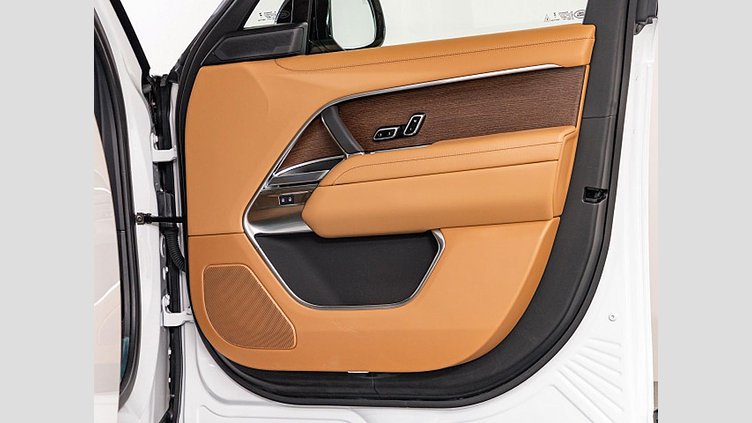 2024 認定中古車 Land Rover Range Rover Otsuni Pearl White プラグインハイブリッド ＨＳＥ　スタンダードホイールベース