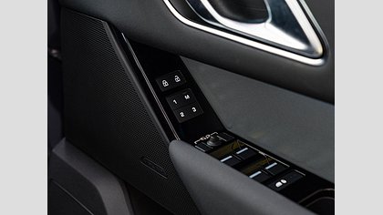 Range Rover Velar 24