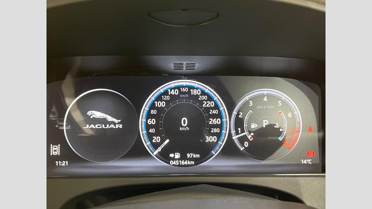 2021 認定中古車 Jaguar XF Narvik Black 2WD スポーツブレイク　プレステージ