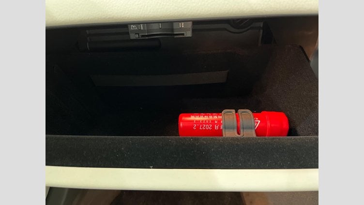 2021 認定中古車 Jaguar XF Narvik Black 2WD スポーツブレイク　プレステージ