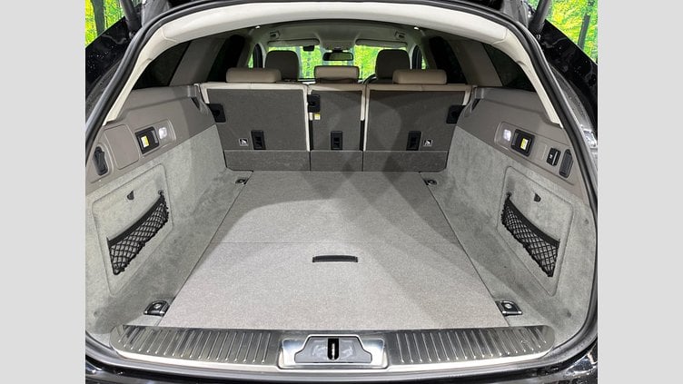 2021 認定中古車 Jaguar XF Narvik Black 2WD スポーツブレイク　プレステージ