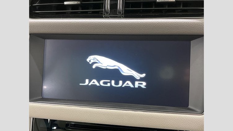 2021 認定中古車 Jaguar XF Narvik Black 2WD スポーツブレイク　プレステージ
