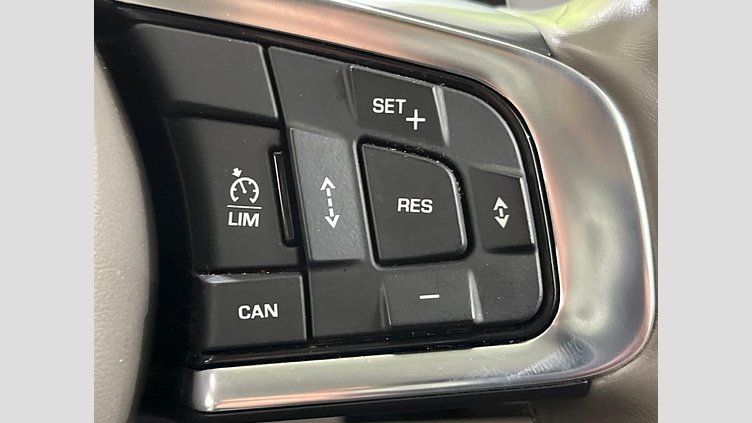 2021 認定中古車 Jaguar XF Narvik Black 2WD スポーツブレイク　プレステージ