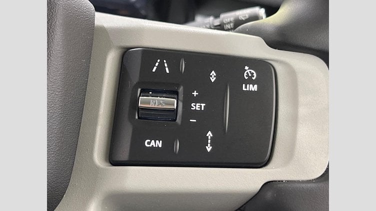 2024 認定中古車 Land Rover Defender 110 Santorini Black P300　PT204 SE