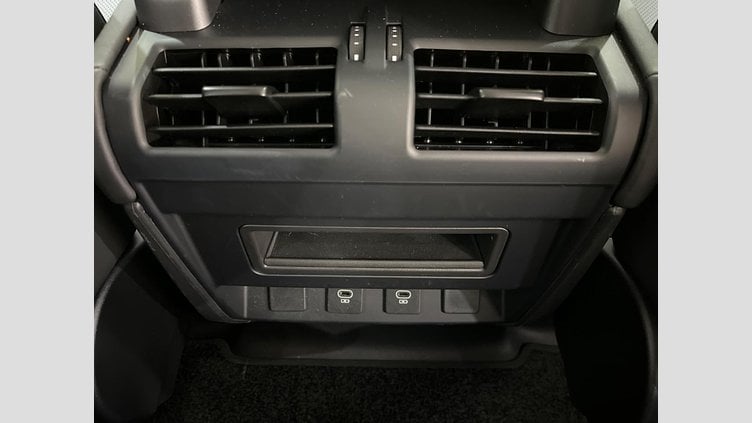 2024 認定中古車 Land Rover Defender 110 Santorini Black P300　PT204 SE