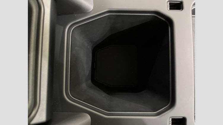 2024 認定中古車 Land Rover Defender 110 Santorini Black P300　PT204 SE