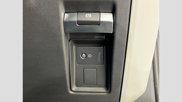 2024 認定中古車 Land Rover Defender 110 Santorini Black P300　PT204 SE